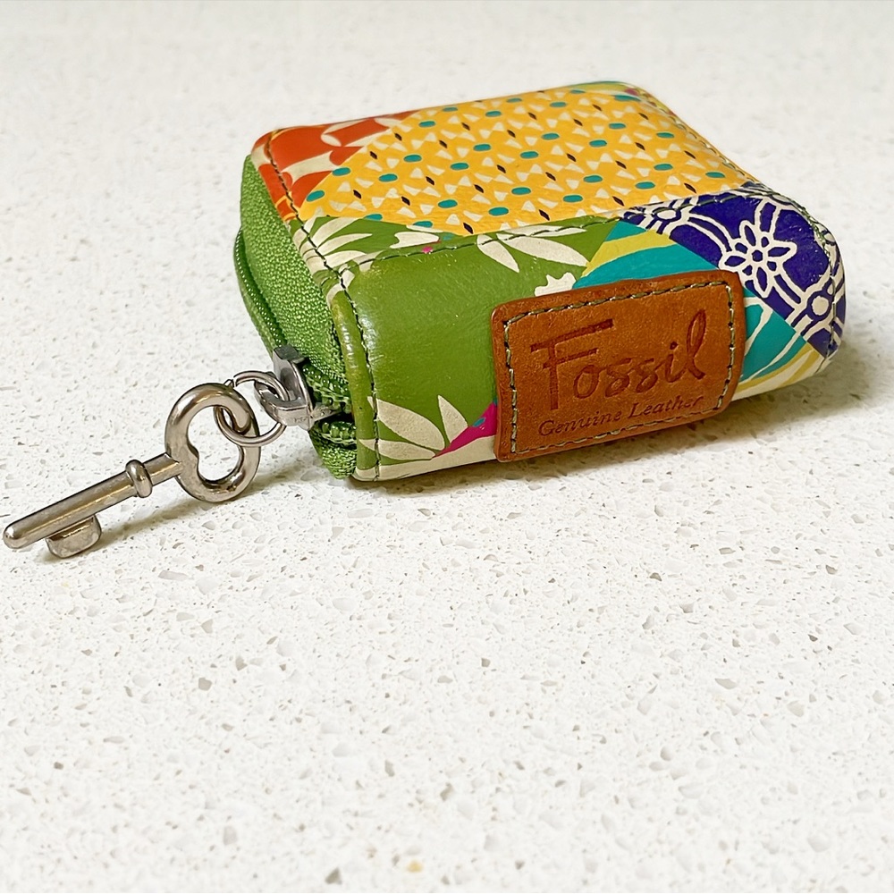 Fossil green leather travel contact lens carrying case
